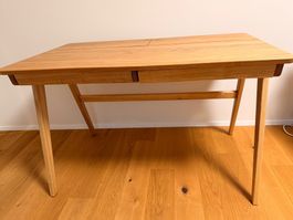 Schreibtisch & Korpus Set (Esche massiv) – Möbel Pfister