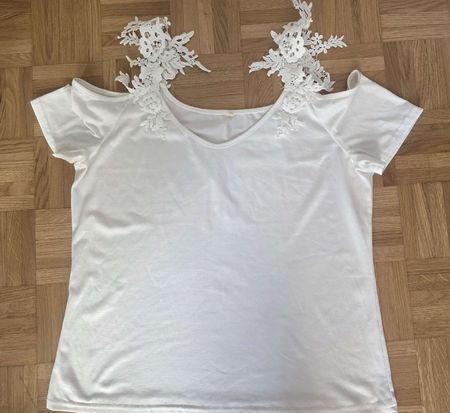 Elegantes Sommer Top mit Spitze, Off-Shoulder, Grösse XL