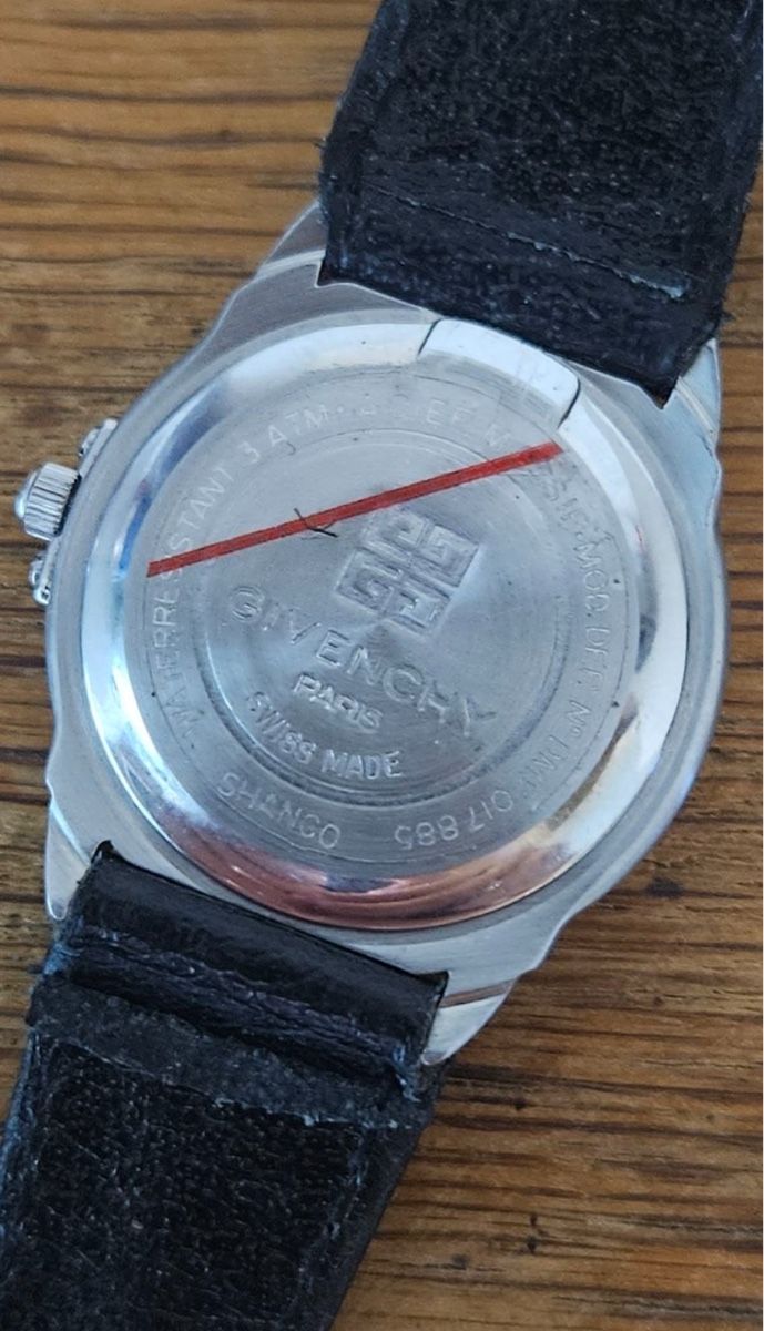 Givenchy Orologi: Givenchy Paris Damenuhr – Usato da Untersiggenthal venduto da TimeandShine 5