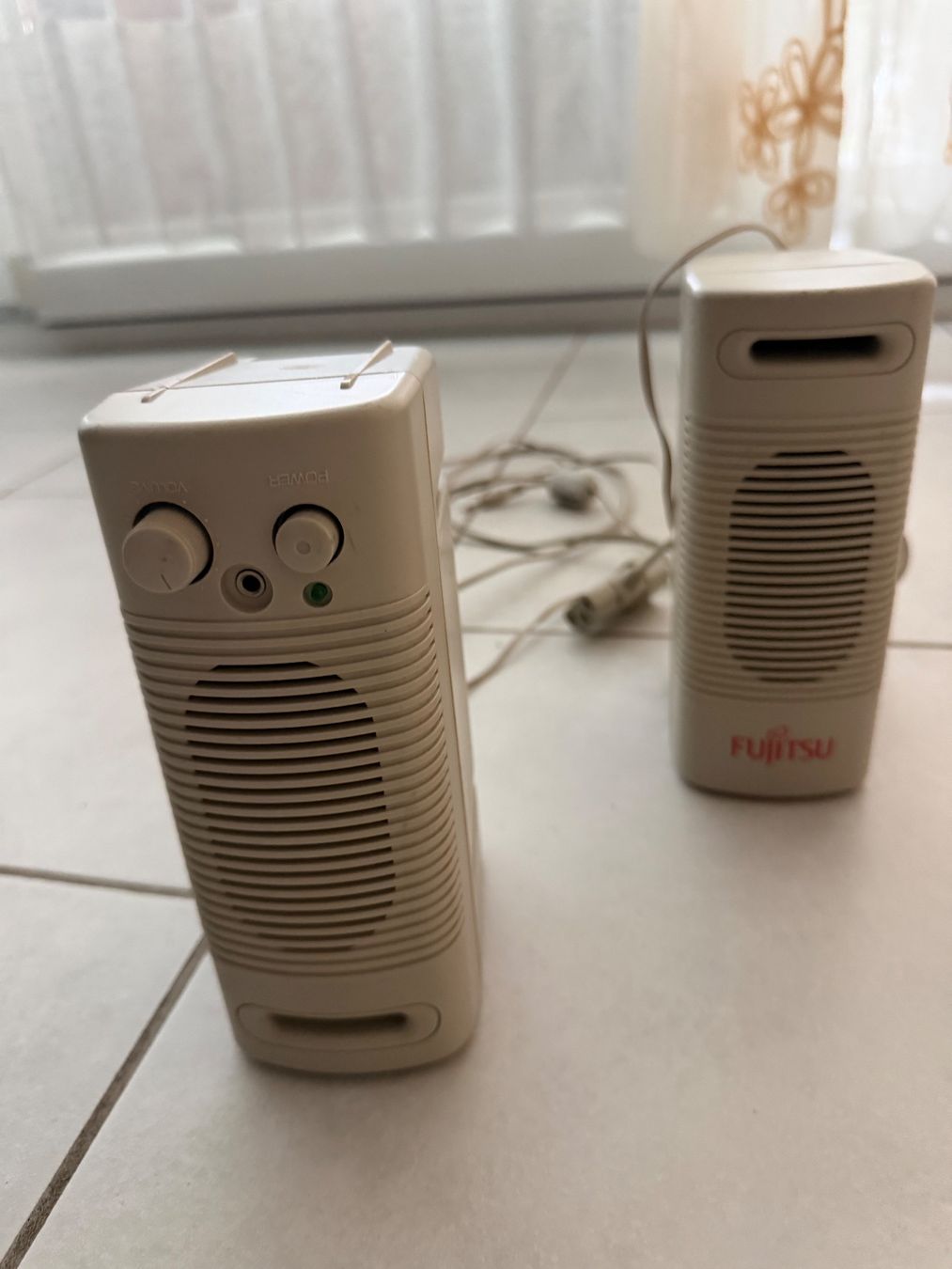 Casse acustiche: Desktop Lautsprecher von Fujitsu – Usato da Unterentfelden venduto da Us1502 2