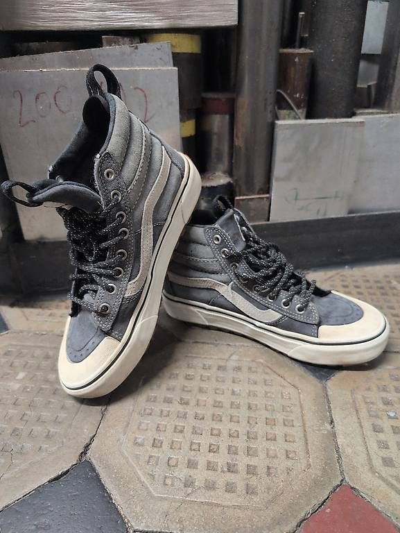 Vans Chaussures hommes: Chaussures Vans MTE 37 – D'occasion à La Chaux-de-Fonds par Mcleonita