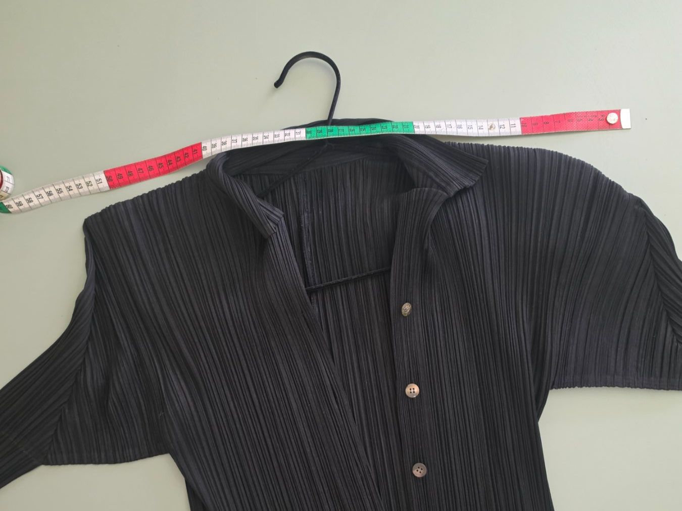 Issey Miyake Camicette: ISSEY MIYAKE   PLEATS PLEASE Schwarze Bluse / Grösse M  – Usato da Zürich venduto da connem 6