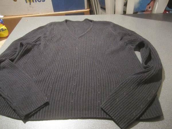 Maglioni & Felpe: Pullover ca. Grösse S, schwarz, feines Muster – Usato da Zürich venduto da Motzkuh