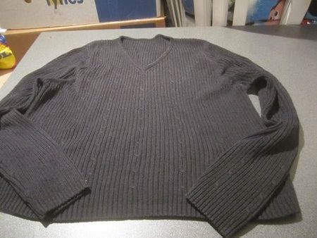 Pullover ca. Grösse S, schwarz, feines Muster