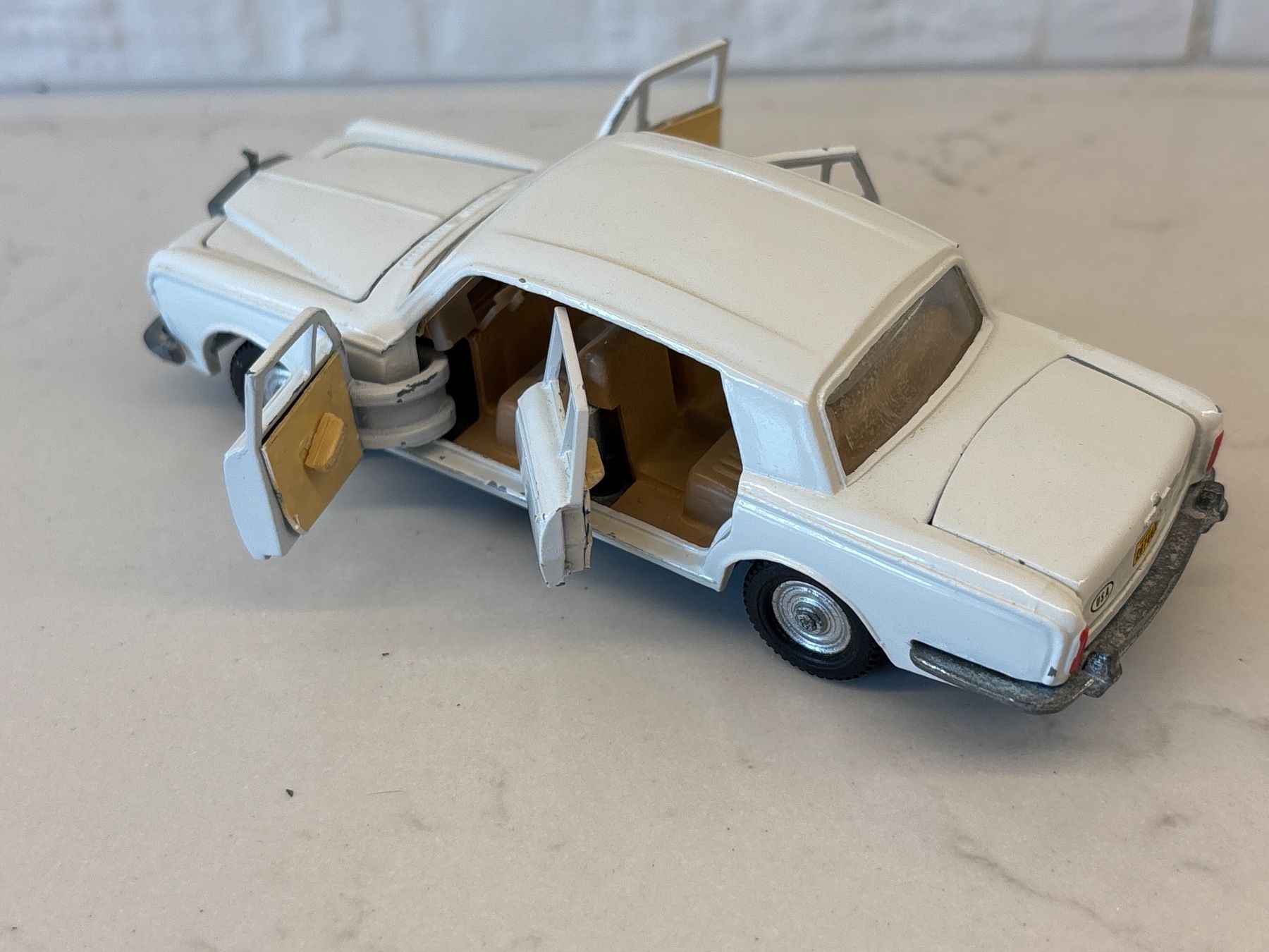 Dinky Toys Modellini d'auto: Voiture miniature Dinky Toys Rolls Royce Silver Shadow blanc – Usato da Gollion venduto da Hampton 3