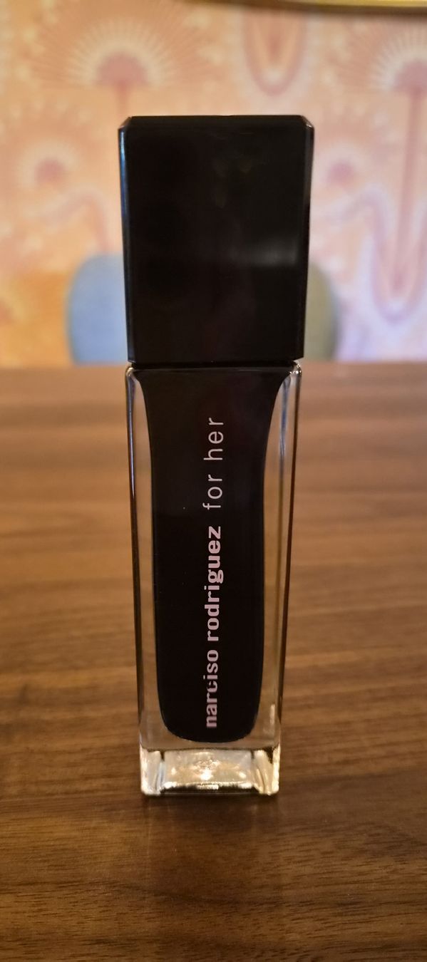 Narciso Rodriguez Parfum & Eau de Toilette: Narciso Rodriguez For Her EdT – Gebraucht aus Zürich von Luna_11