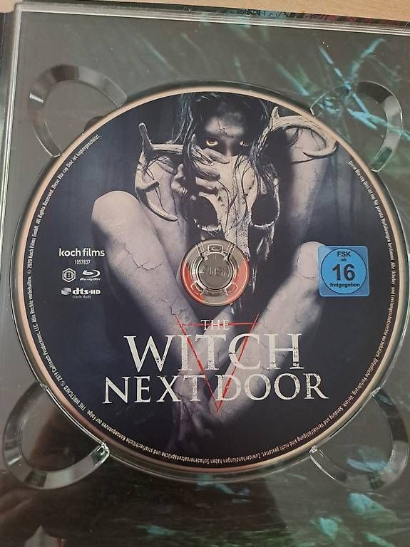 Tutti i DVDs: The Witch next Door 4K UHD/ Blu-ray Mediabook  – Usato da Zürich venduto da Andri878 1