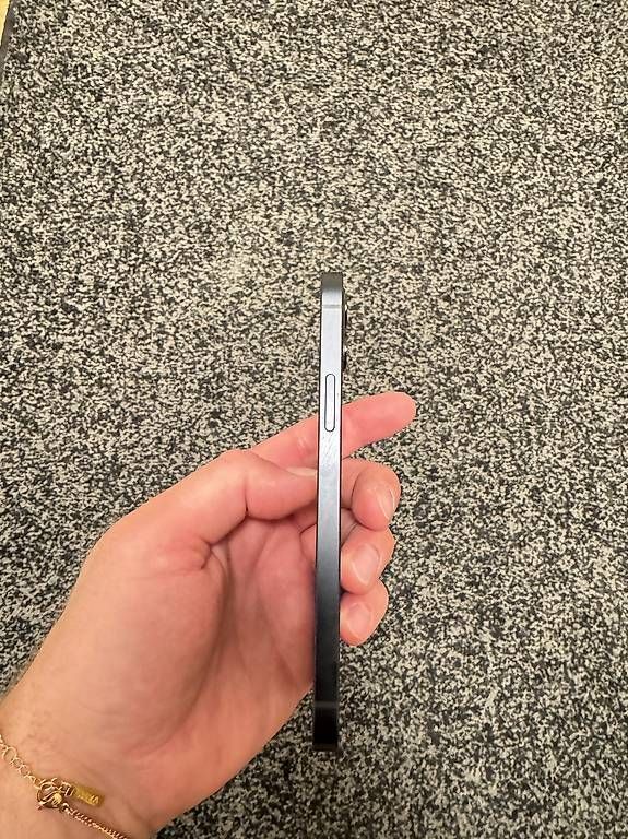 Telefoni cellulari / Smartphones: iPhone 12 mit 128 GB – Usato da Eiken venduto da Sergej 3