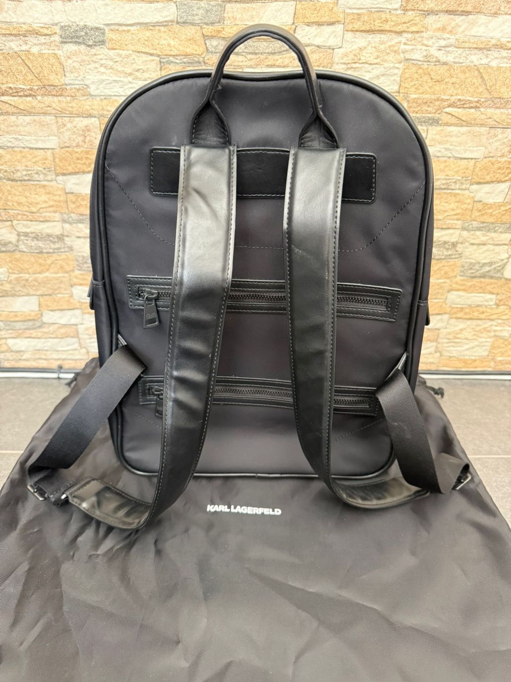 Karl Lagerfeld Zaini: Karl Lagerfeld Rucksack – Usato da Pratteln venduto da Miki_ 2