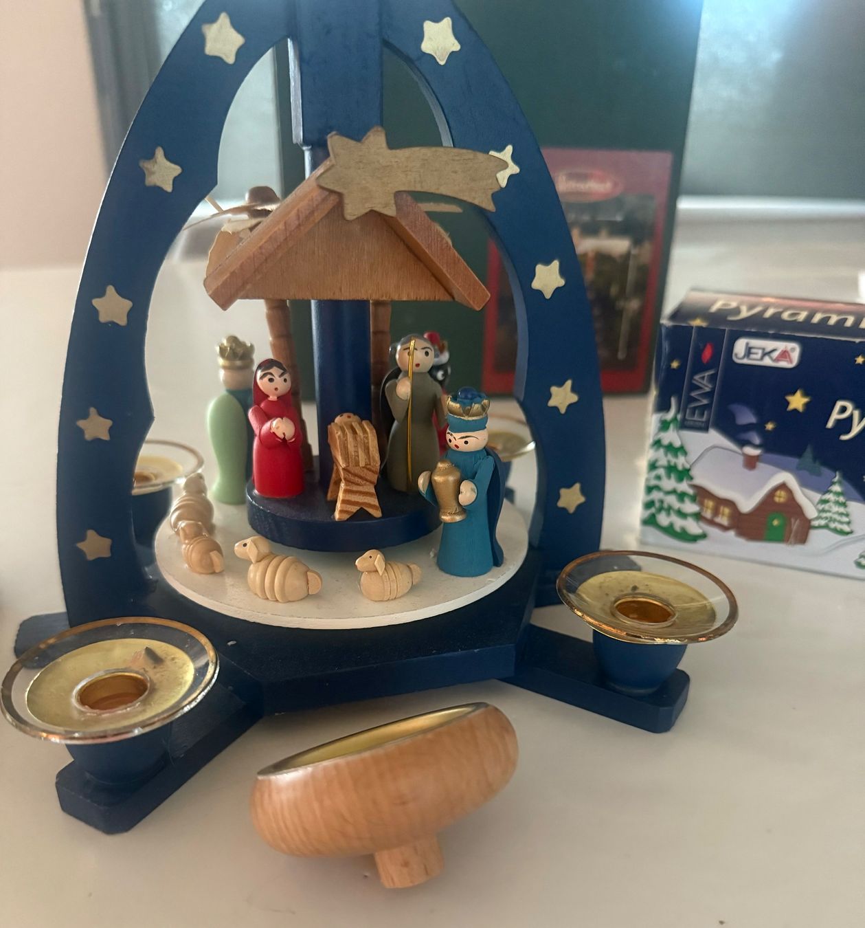 Tutte le decorazioni: Tischpyramide - Christi Geburt – Usato da Winkel venduto da gatta 1