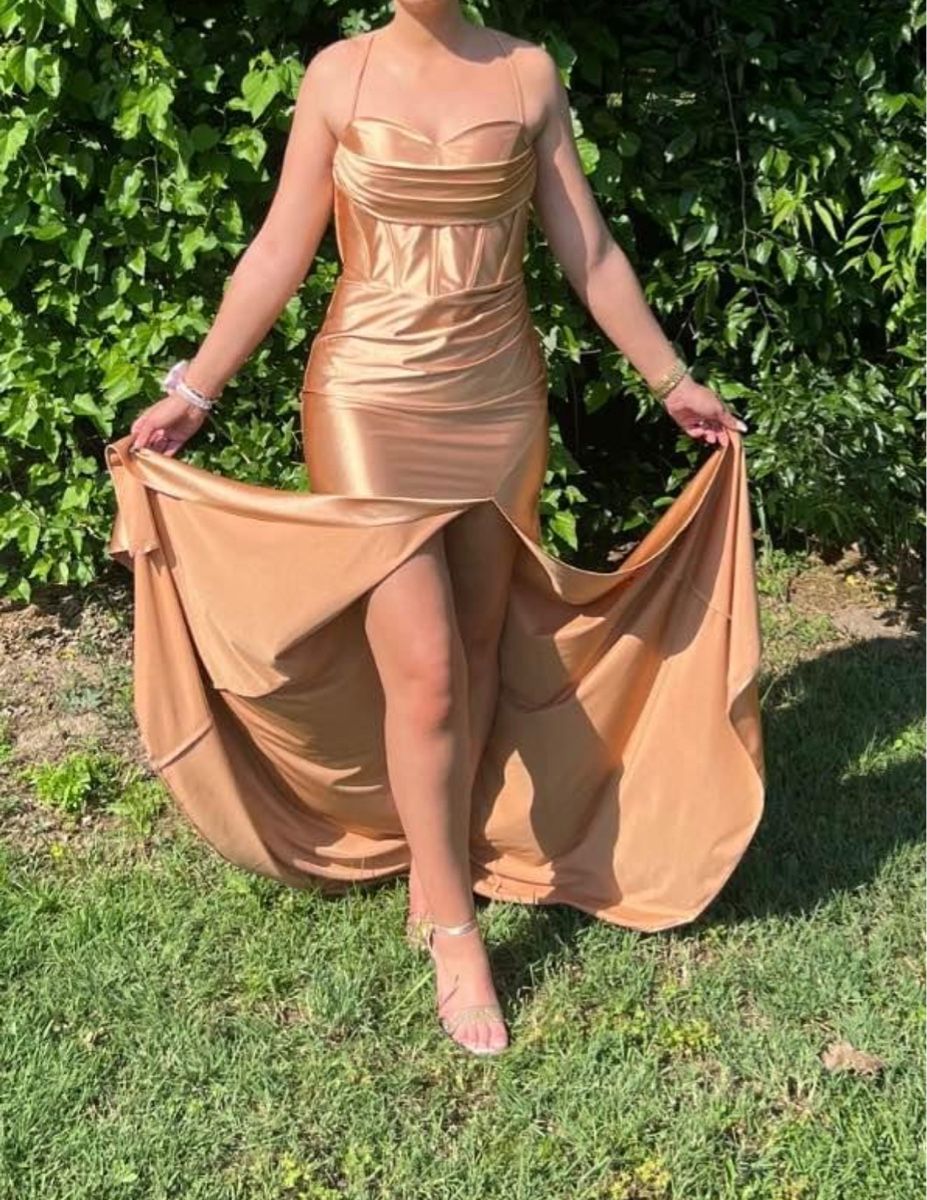 Vestiti: Abendkleid – Usato da Pfyn venduto da anc_l8gf