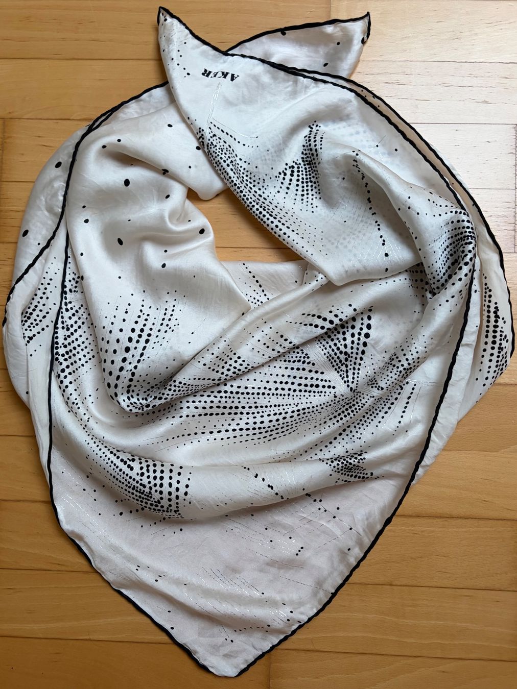 Foulard & Sciarpe: Akar Seide Foulard – Usato da Unterägeri venduto da Jutka_04 2