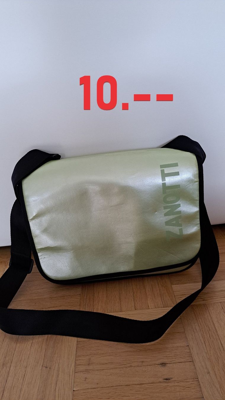 Borse da donna: Taschen – Usato da Benzenschwil venduto da Conny083 2