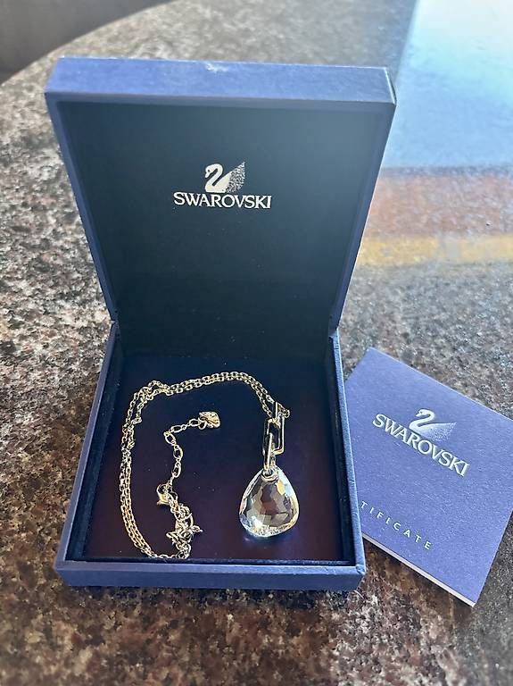 Swarovski Ketten: Swarovski Parallele Desert Glow – Neu und originalverpackt aus Perroy von barballalla