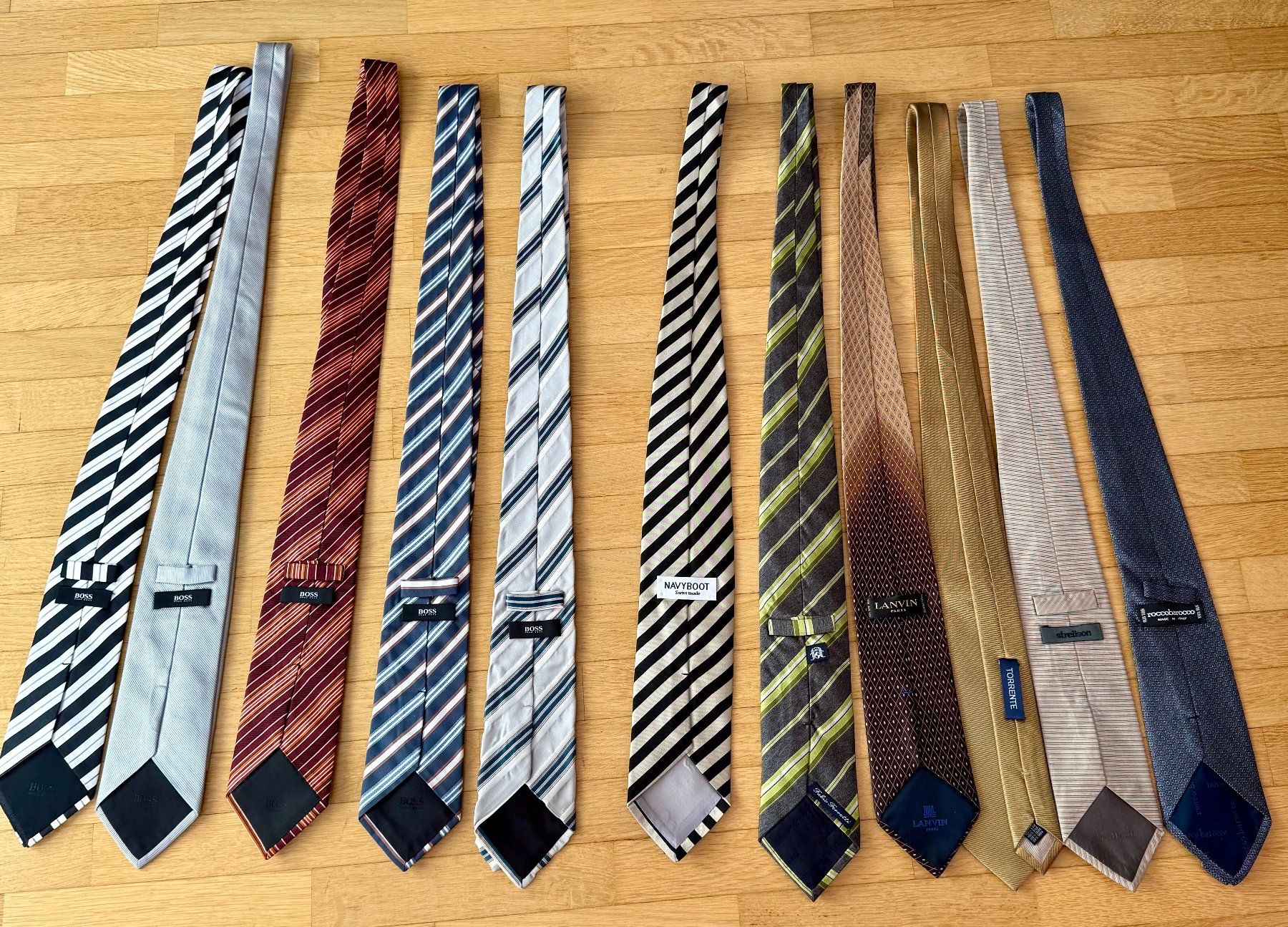 Cravatte: Krawatten Boss, Strellson, Lanvin, Navyboot, roccobarocco – Usato da Dübendorf venduto da Platino1 5