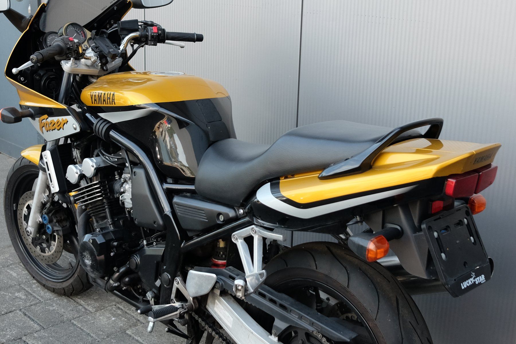 Yamaha Touring: Yamaha FZS600 – Usato da Sargans venduto da pirelli146 2