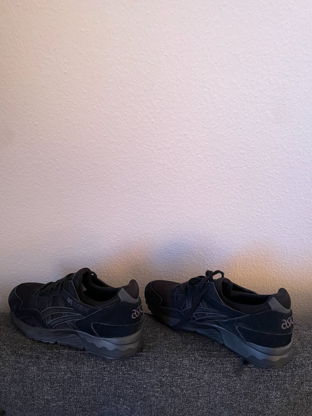 Asics Scarpe da uomo: ASICS Gel Lyte V noires - Taille 42.5 – Nuovo (secondo la descrizione) da Lausanne venduto da verde34256789 1