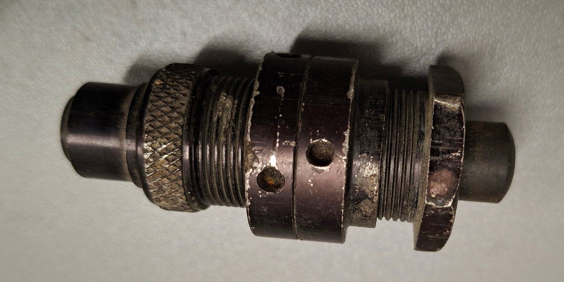 Misurare: Druckknopf Fliegertruppe evtl. zu D-3802 oder C-3604 Griff – Usato da Effretikon venduto da RR-Griffon