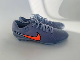 Chaussures foot Nike neuves 
