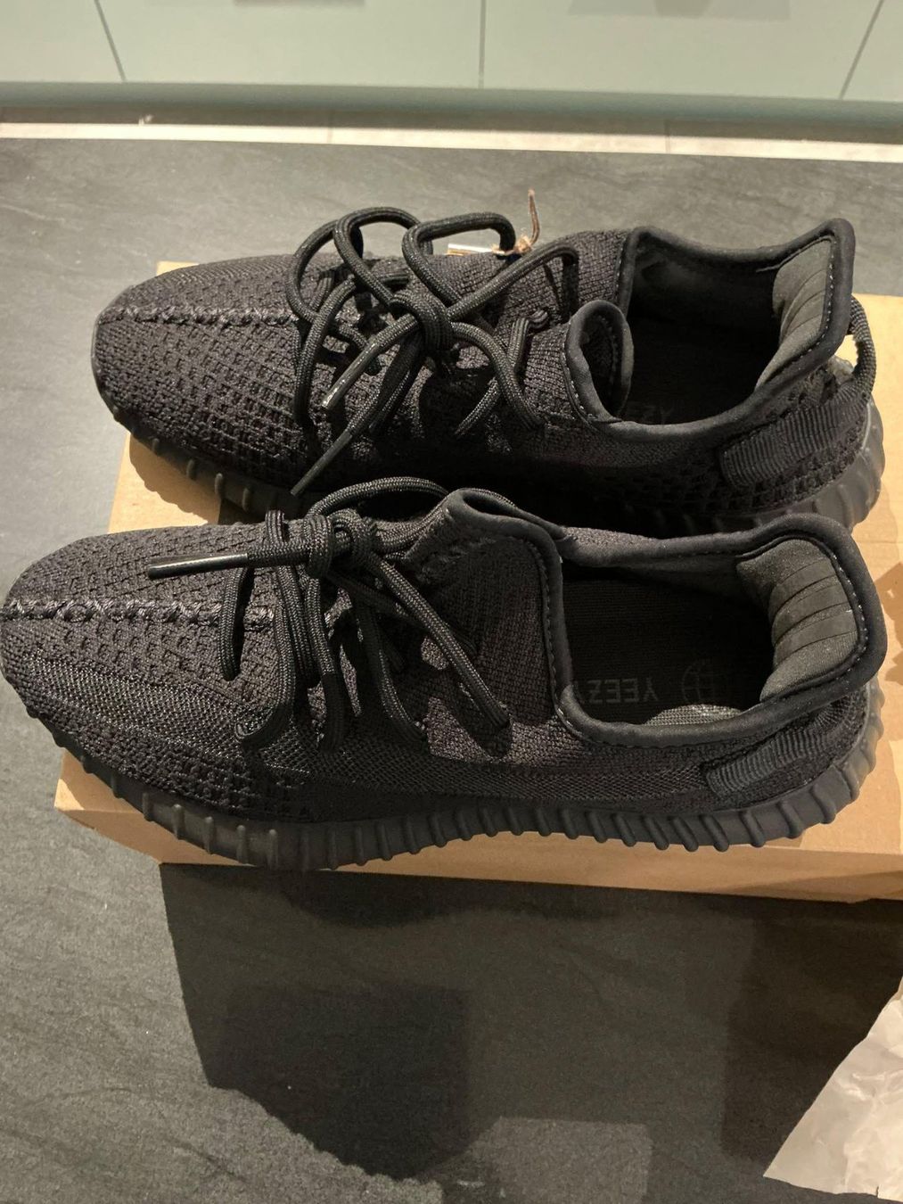 Adidas Scarpe da uomo: Adidas Yeezy Boost 350 V2 Onyx – Nuovo e nell'imballaggio originale da Elsau venduto da mor1ano