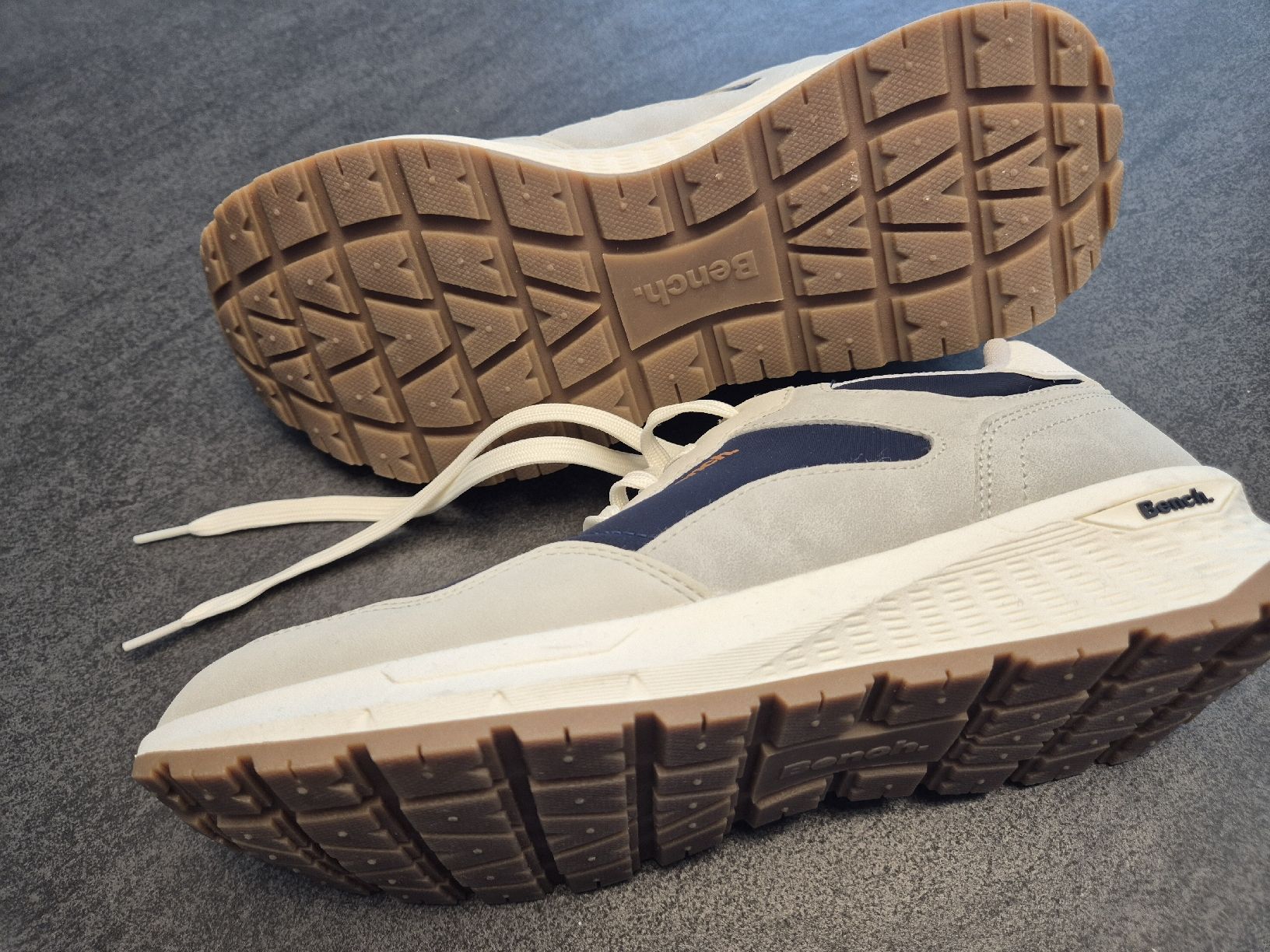 Bench Scarpe da uomo: Bench Turnschuhe grösse 44 – Usato da Ebikon venduto da Familiekunterbunt 1