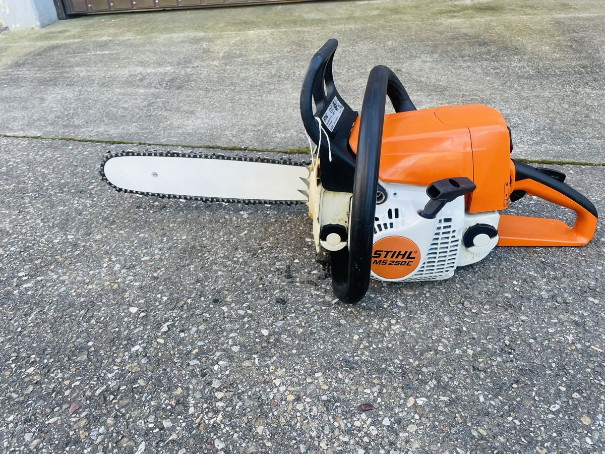 Stihl Seghe: Motorsäge Stihl MS 250C – Usato da Würenlos venduto da Shop_Shop 1
