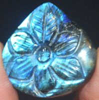 Cabochon L-1387 – Flash Labradorit mit Blume – 25x26mm