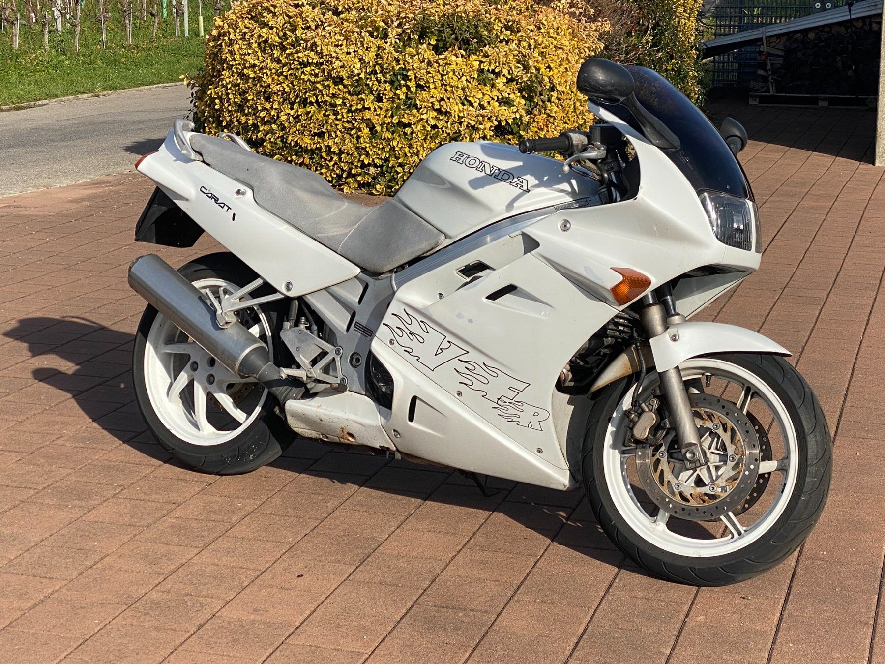 Honda Strasse: Honda VFR 750 – Gebraucht aus Praz (Vully) von jod_h9jp