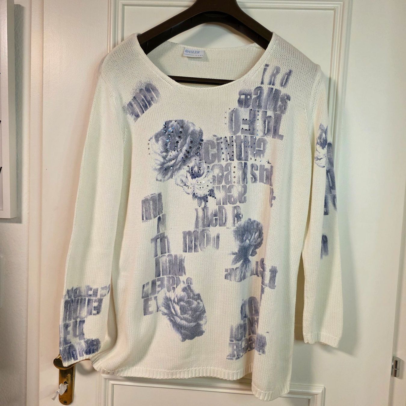 Basler Pulls & Sweat-shirts: Weisser Strickpullover Gr. 48 mit Blumenmuster BASLER – D'occasion à Wald ZH par CapLux 2