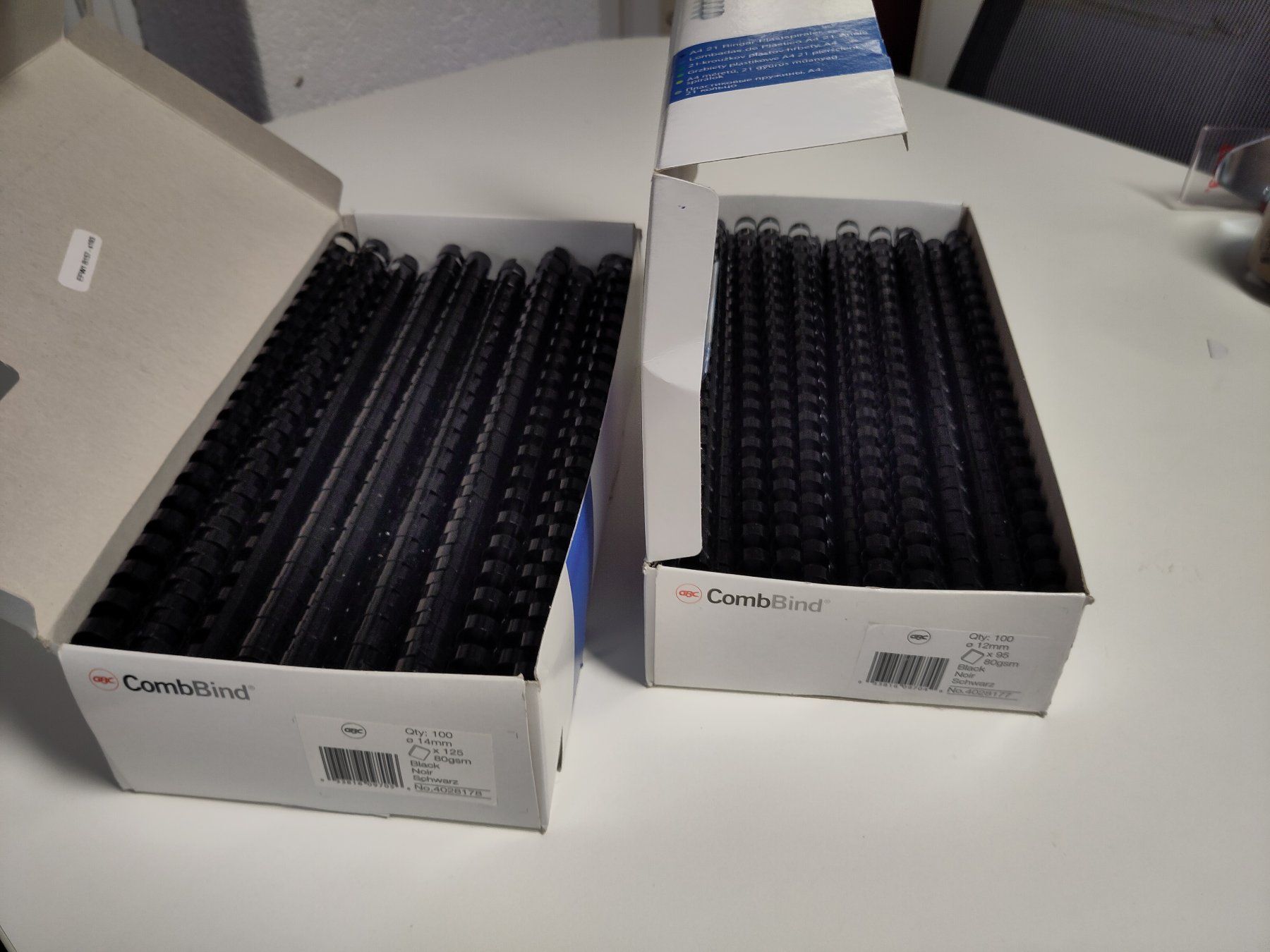 Macchine rilegatrici: Lot de 6 boîtes de peignes à relier CombBind A4 Noir – Usato da Givrins venduto da Bartuzn 5