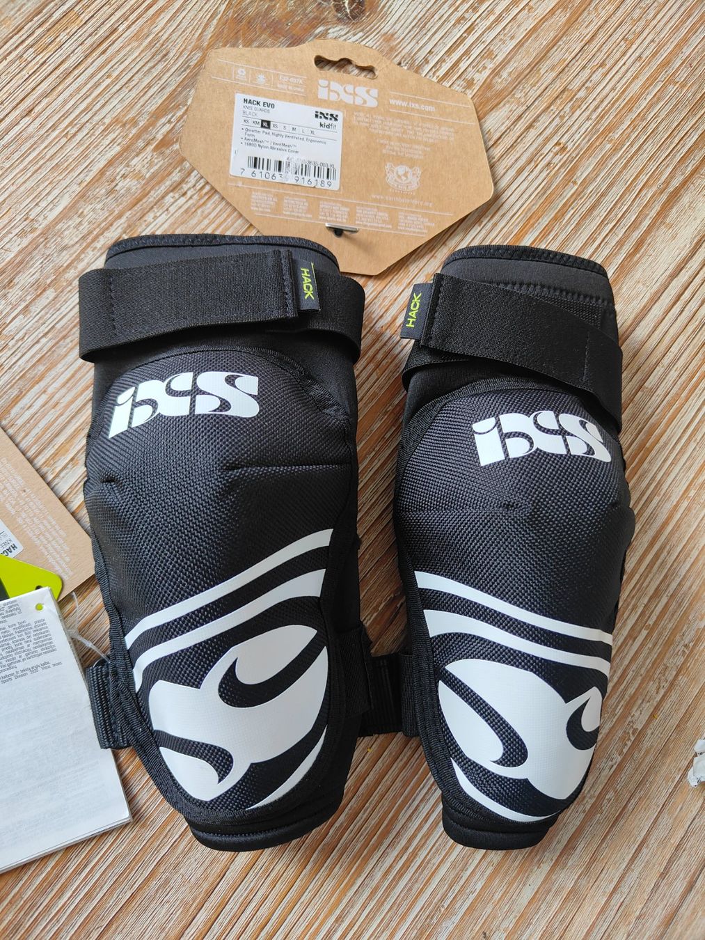 IXS Protezioni & Imbottiture: HACK EVO KNEE GUARDS – Nuovo e nell'imballaggio originale da Baulmes venduto da cel_y9dm