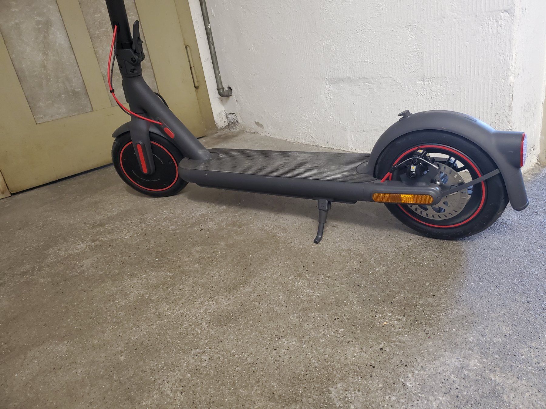 Scooter: XIAOMI ELECTRIC SCOOTER 4 PRO – Nuovo (secondo la descrizione) da Zürich venduto da 5183840711 4