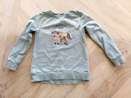 Herziger Pullover für kleine Pferde-Fans Gr. 128 