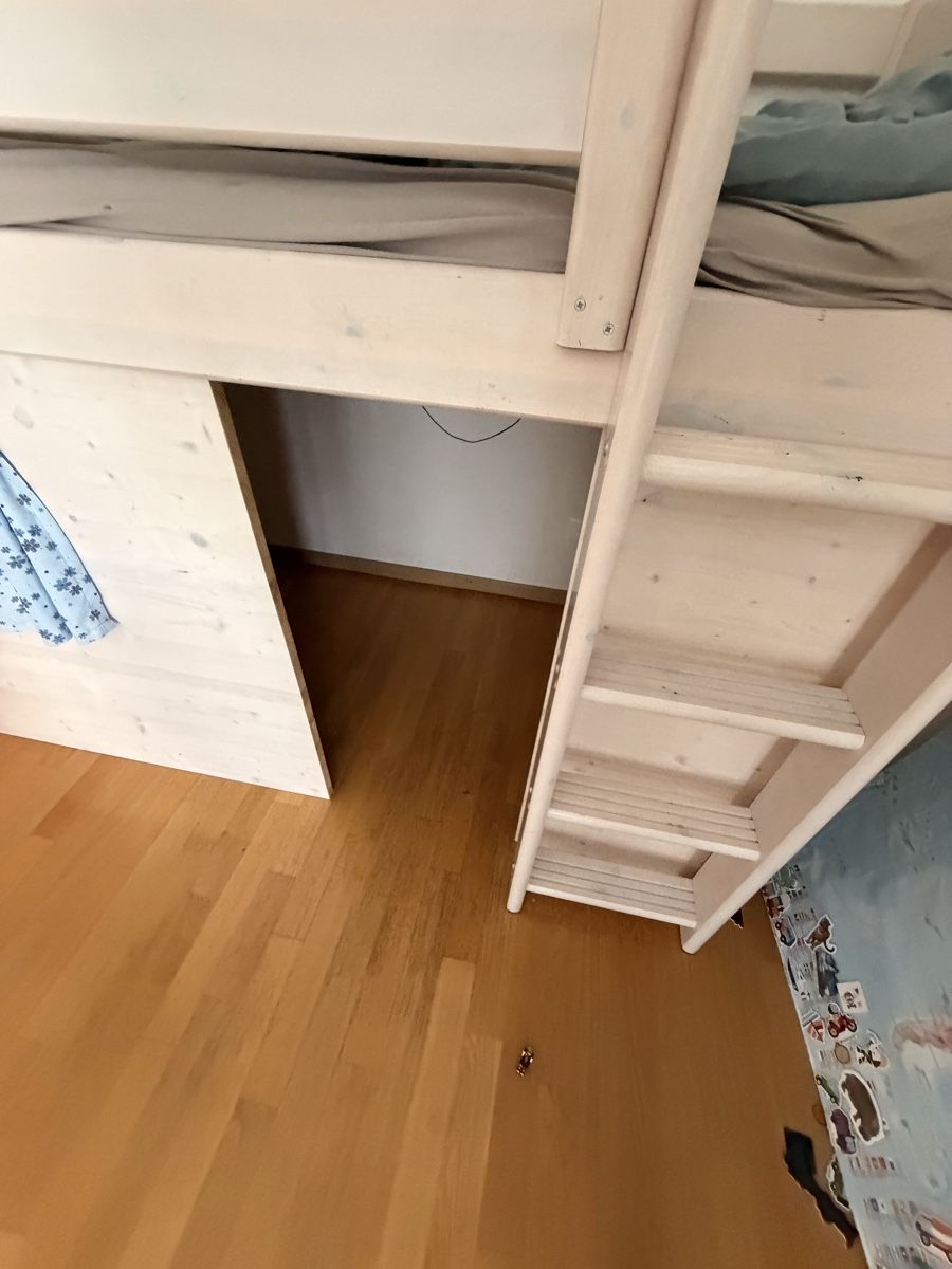 Lits: Flexa Kinder Hochbett mit Höhle – D'occasion à Ermatingen par ken_jh6z 6