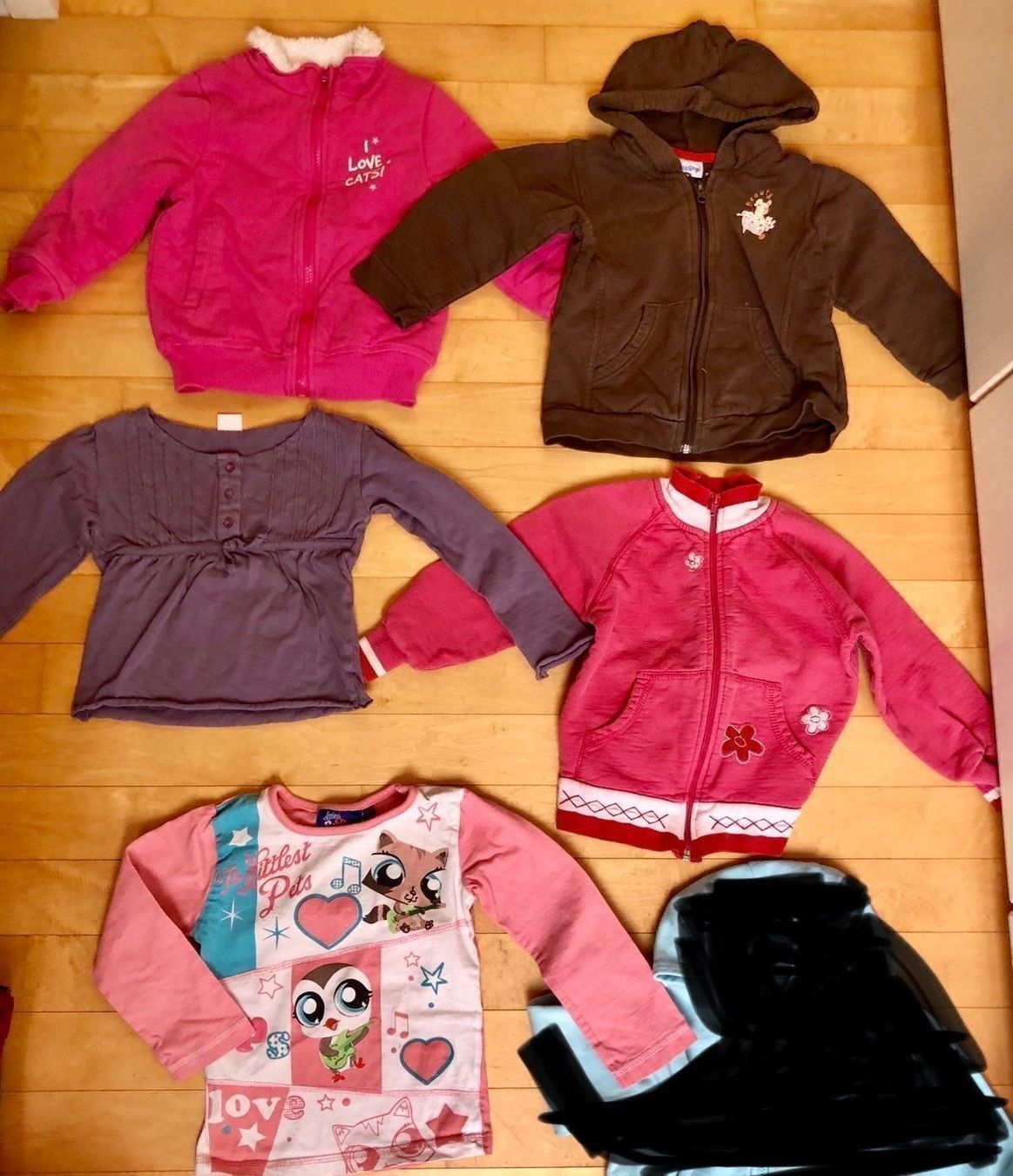 Lotti & Set di vestiti: XXL Kleiderpaket Mädchen Gr.98/104 – Usato da Oensingen venduto da dorian07 2