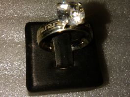 RING EDELSTHAL,,SILBER FARBE ,,UND VERGOLDET,,MIT KRISTALL
