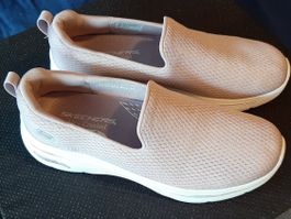 Damen Skechers ArchFit-GOWALK-Air-Cooled, Gr. 39 - Neuwertig