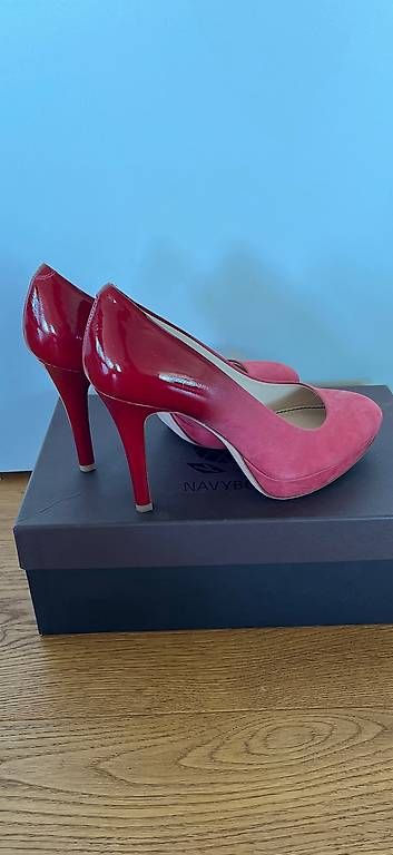 Chaussures femmes: Rote Pumps Grösse 36 – D'occasion à Mittelhäusern par cgrandi 1