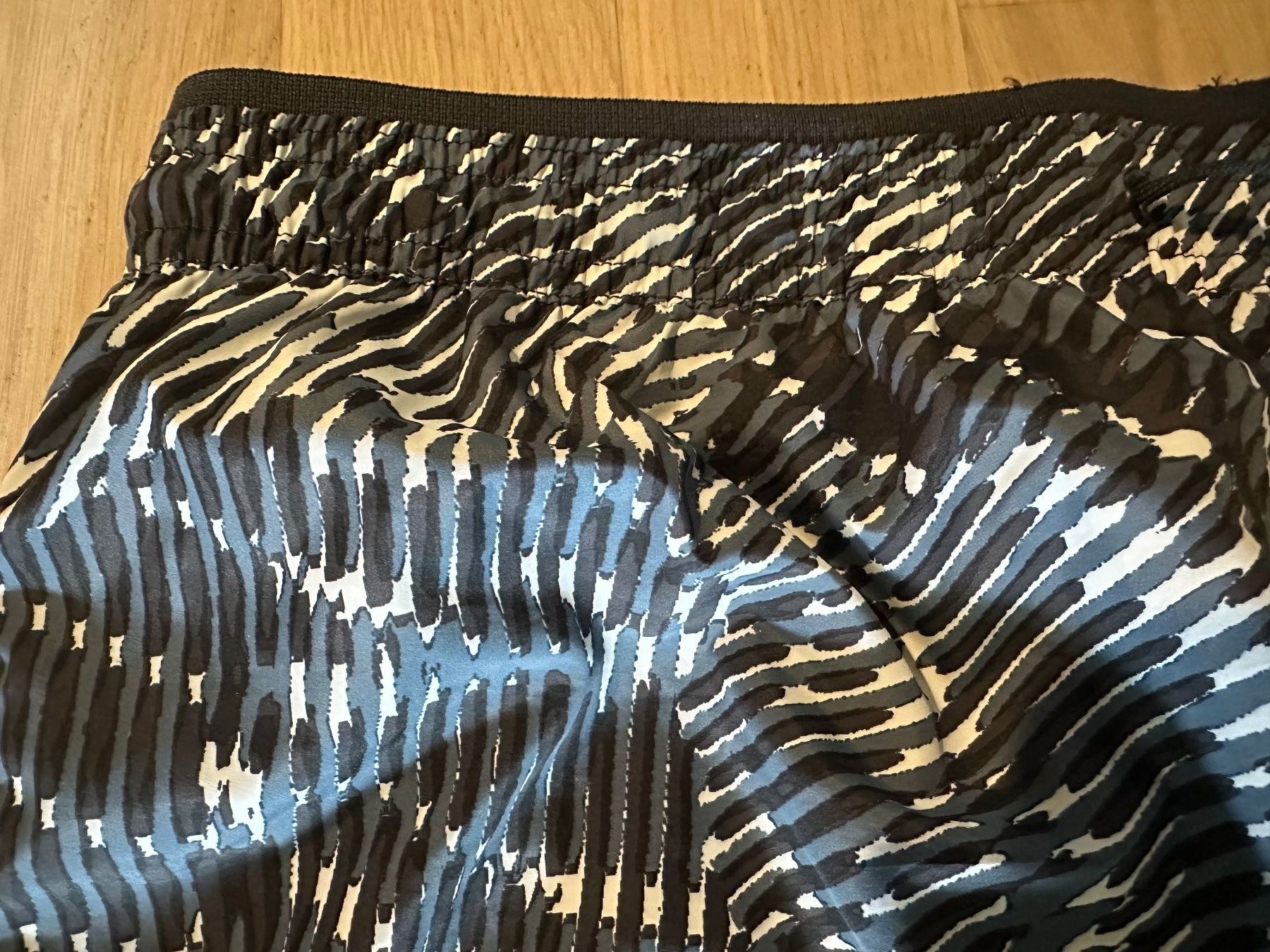 H&M Hosen: H&M Sport - Dr. 42 - Shorts - Top – Gebraucht aus Dübendorf von san_tt6m 2