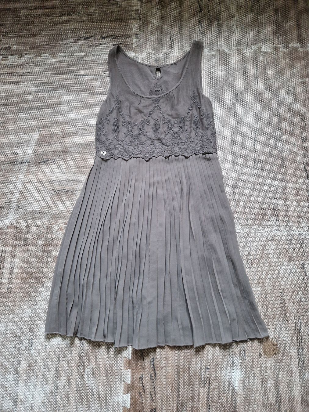 Kleider: Esprit Plisse Kleid Gr.34 – Gebraucht aus Triengen von KittyKat6