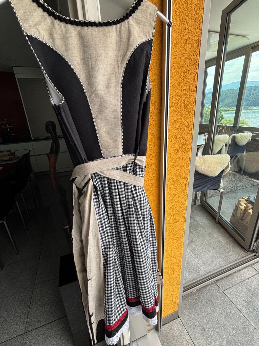 Kleider: Dirndel Stockerpoint mit Leinen. Gr. 38, top Zustand – Gebraucht aus Laax GR von wil_66wq 8