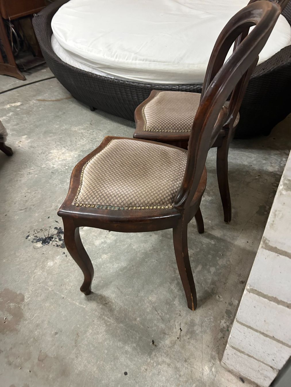 Divani: Altes Sofa mit zwei Stühle – Usato da Würenlingen venduto da 12345678 4