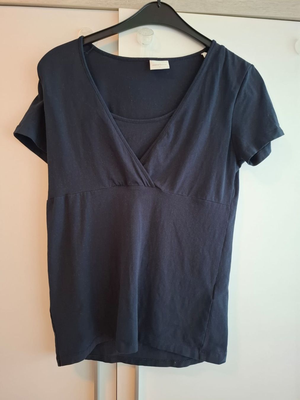 Lotti di vestiti: Diverse Umstandsshirts und ein Still-BH – Usato da Maur venduto da Soloth. 5