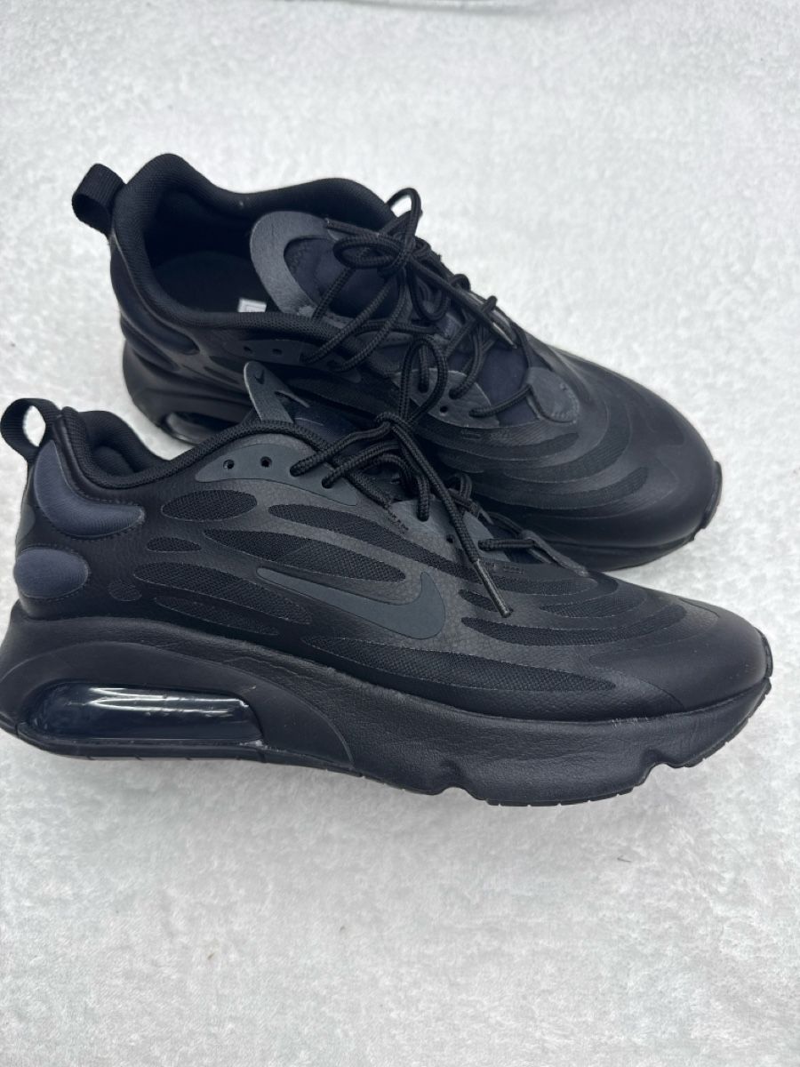 Nike Chaussures hommes: Baskets Nike Air Max Noir Taille 42 comme Neuves – Neuf (Voir description) à Chenens par anasantos90