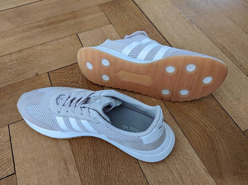 Scarpe da uomo: Adidas Sneakers, Gr. 42,5 – Nuovo e nell'imballaggio originale da Basel venduto da Phillip_G 1