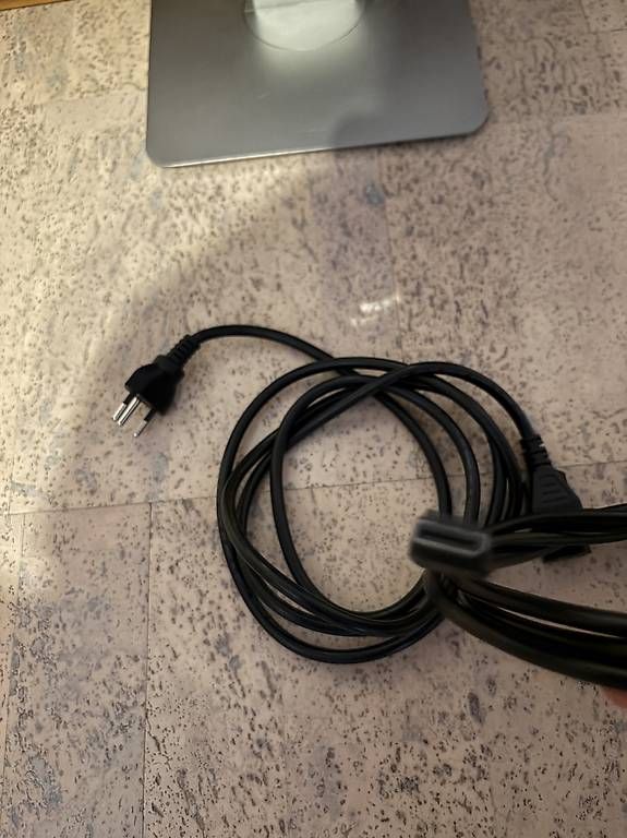 Monitor: Dell Bildschirm  – Usato da Oberthal venduto da gil_pqt5 2