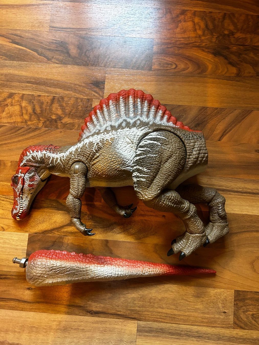 Statuette: spinosaurus hammond collection – Nuovo (secondo la descrizione) da Bouveret venduto da sev_qj7l