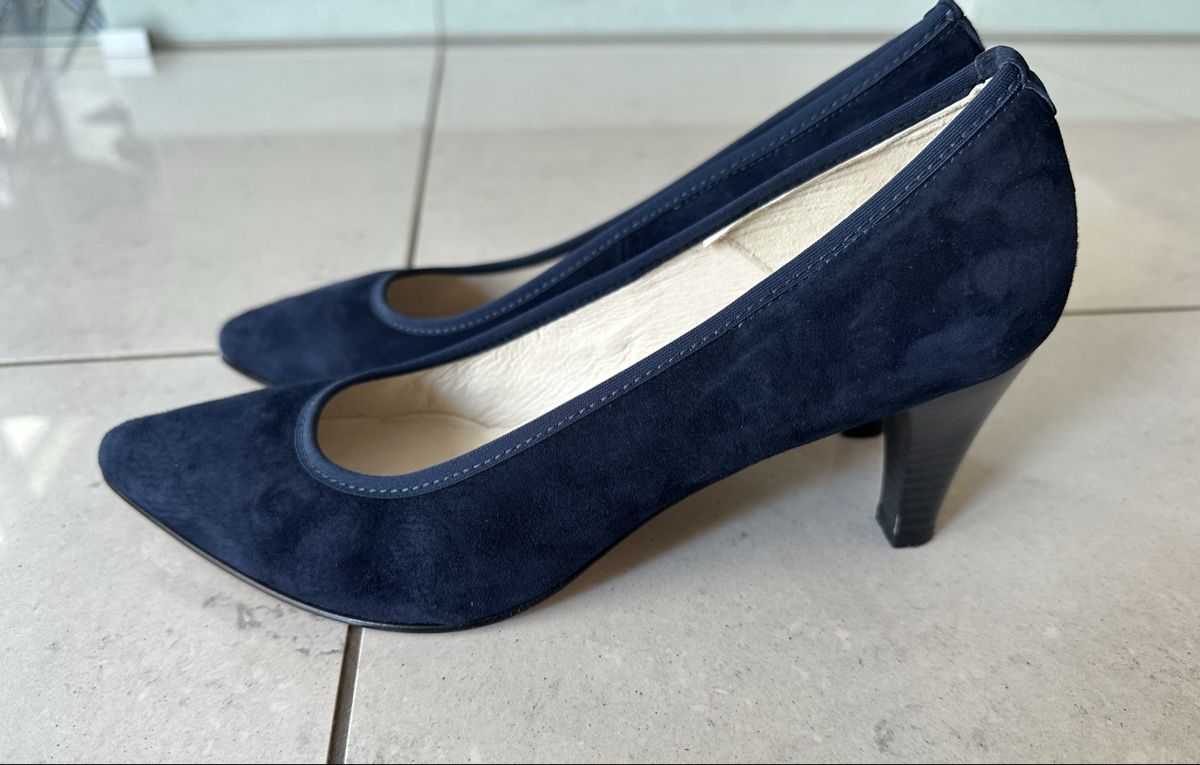 Scarpe da donna: Décolleté in pelle scamosciata – Nuovo (secondo la descrizione) da Castel San Pietro venduto da Moregi 1