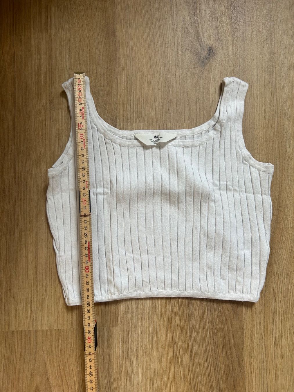 H&M Tops: Crop top blanc cassé rayé H&M – Gebraucht aus Delémont von elena_neuhaus 2
