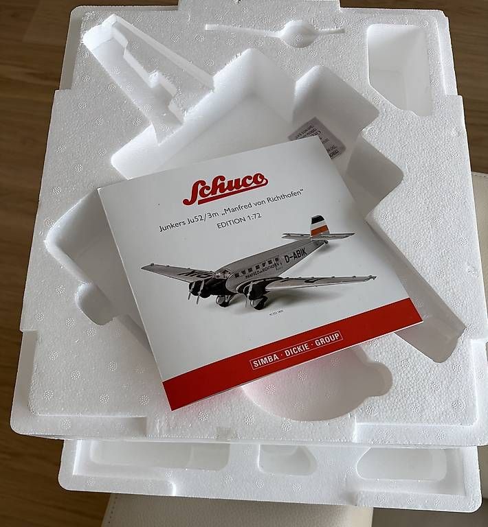 Kit di modellismo & Modellini statici: Modellflugzeug von Schuco – Usato da Kilchberg ZH venduto da rom_6bf7 3
